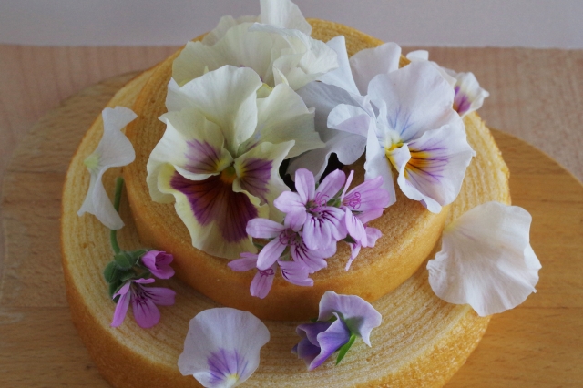 花とケーキ
